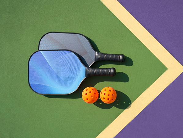 How is the Pickleball paddle made?